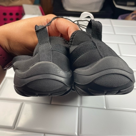 Men's Max Water Shoes - All in Motion New Sz 9 - Picture 8 of 10